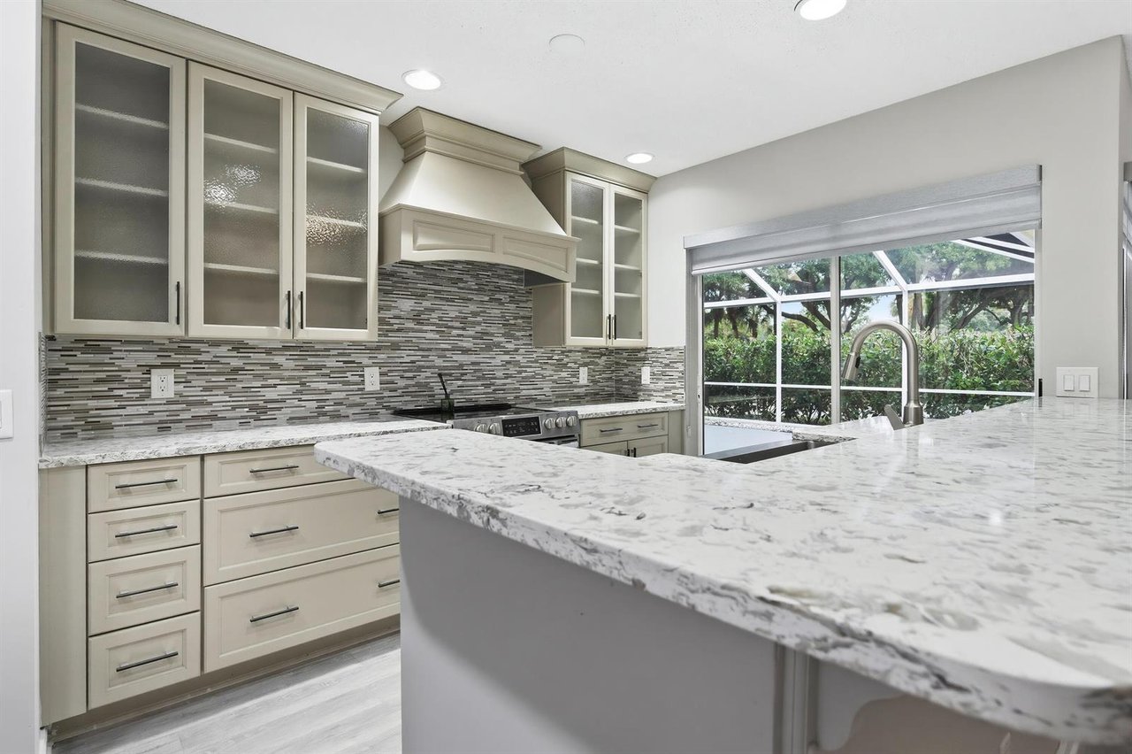 4904 Lake Catherine Dr
