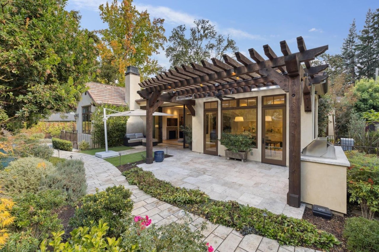1325 Garden Lane