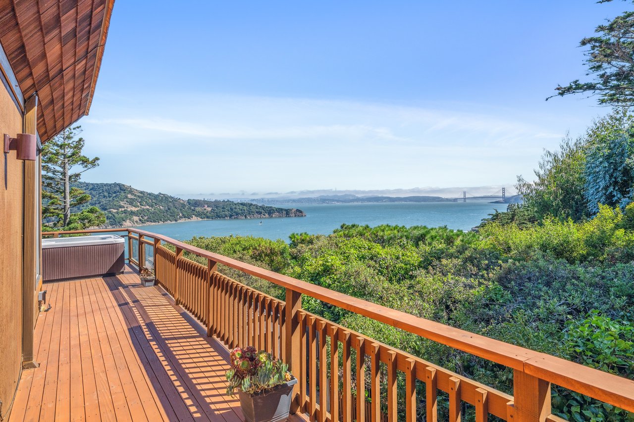 Sweeping Views Across the Bay