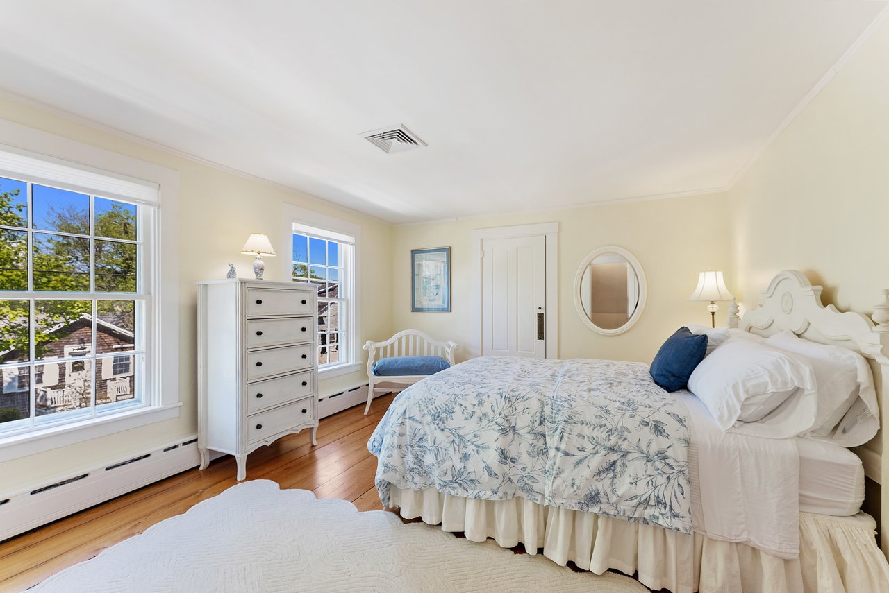 54 Cooke St