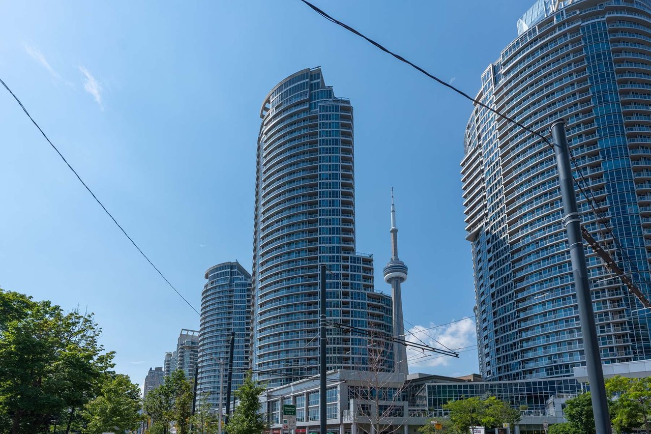 208 Queens Quay W, #901