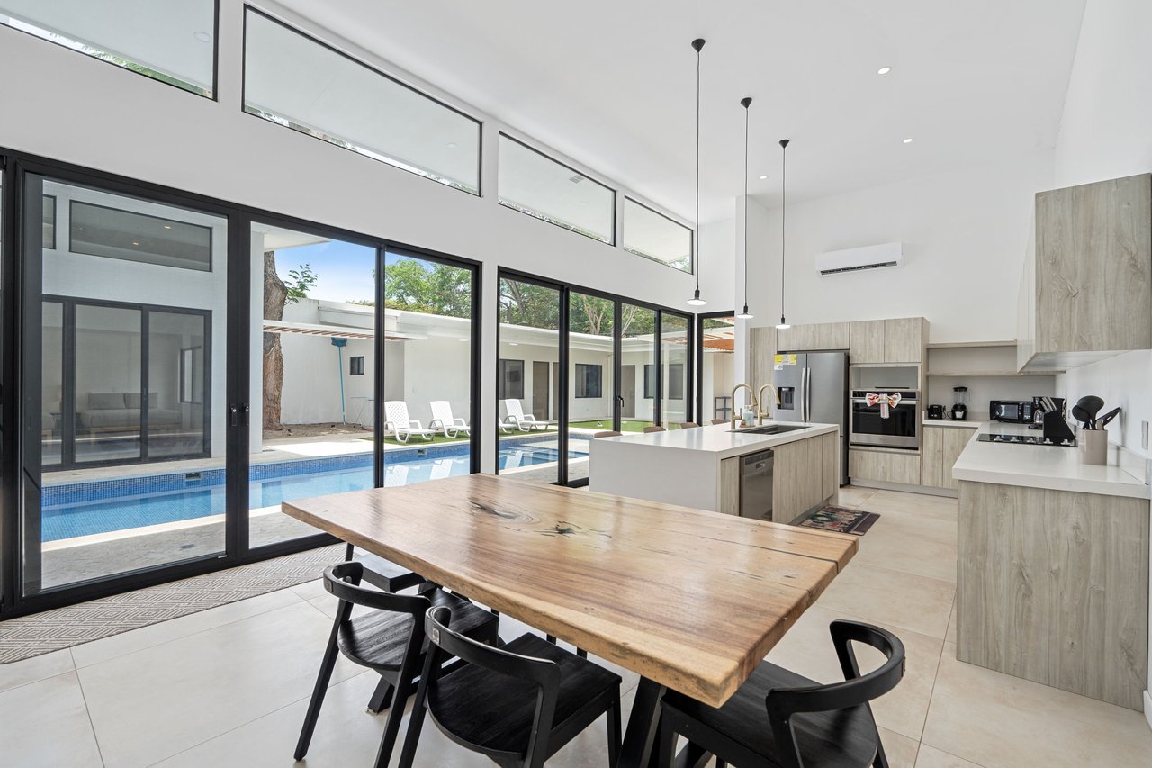 Castillo Blanco | Modern 4-Bedroom Home with Saltwater Pool – Walk to the Beach in Surfside, Playa Potrero