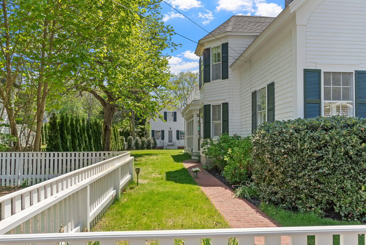 54 Cooke St