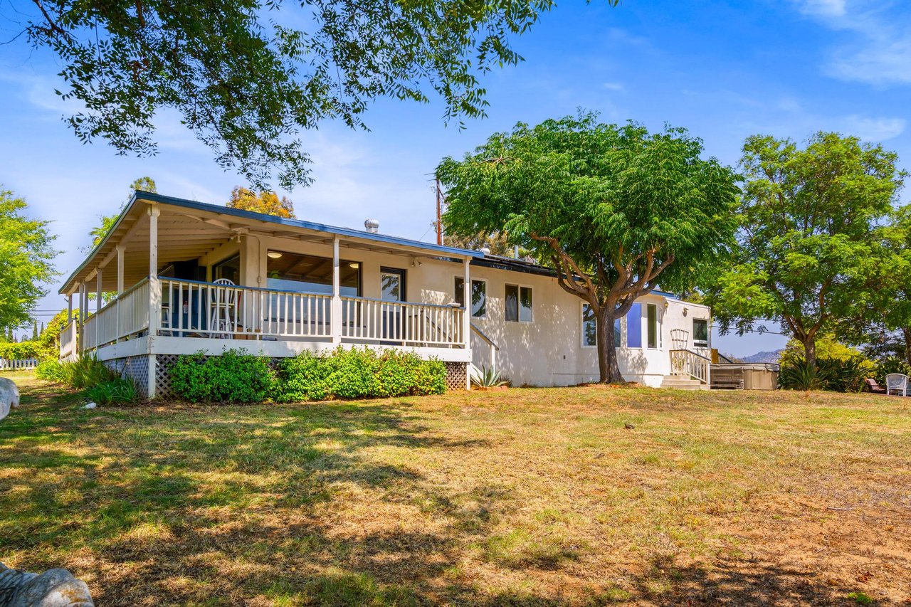 3261 Mary Ln