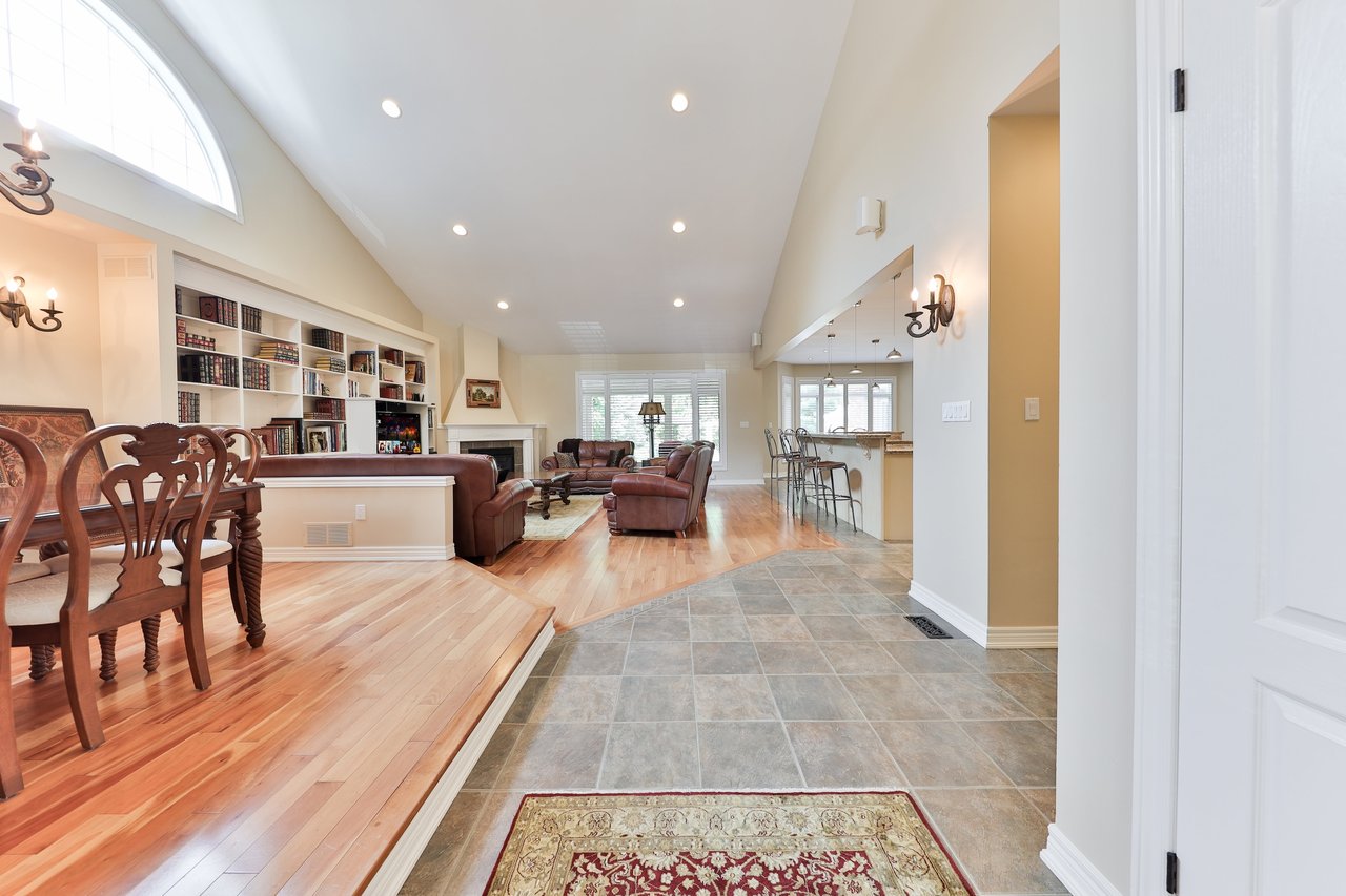 3105 Lakeshore Road, Burlington