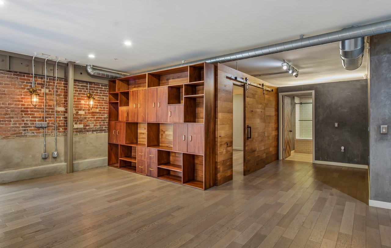 527 Molino St Unit: 202