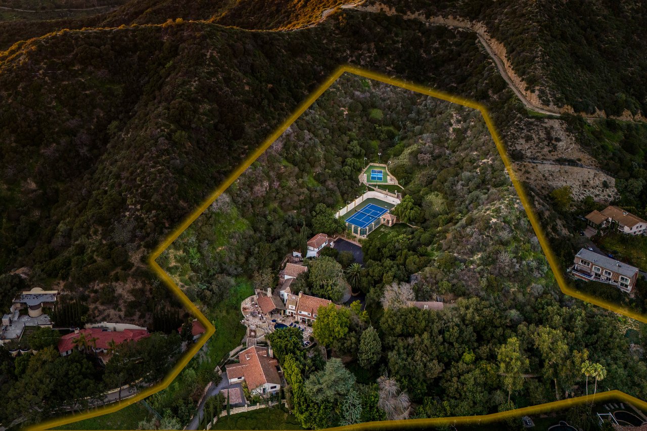 9631 Cedarbrook Dr