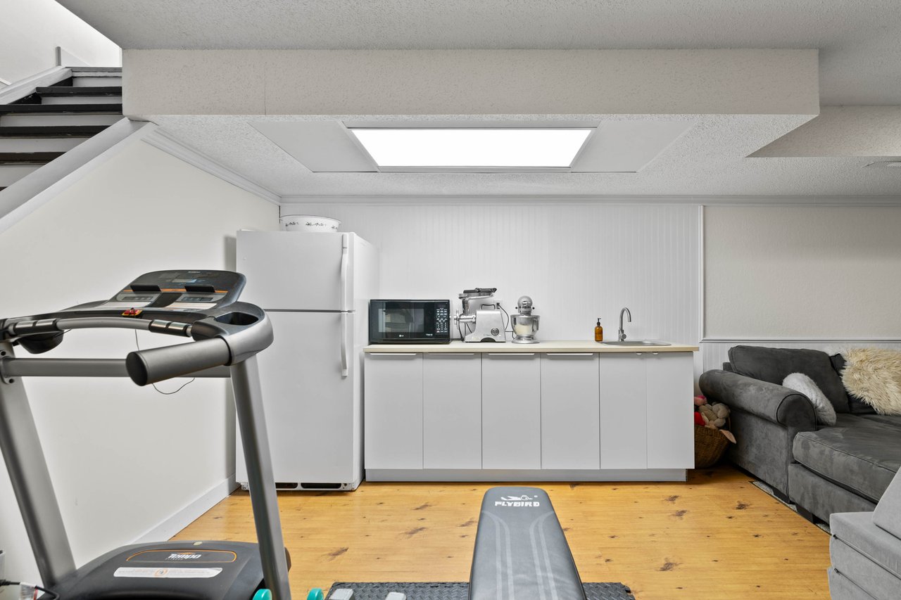 104 Thorson Crescent