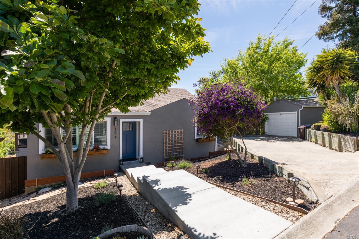 154 Renfrew Ct