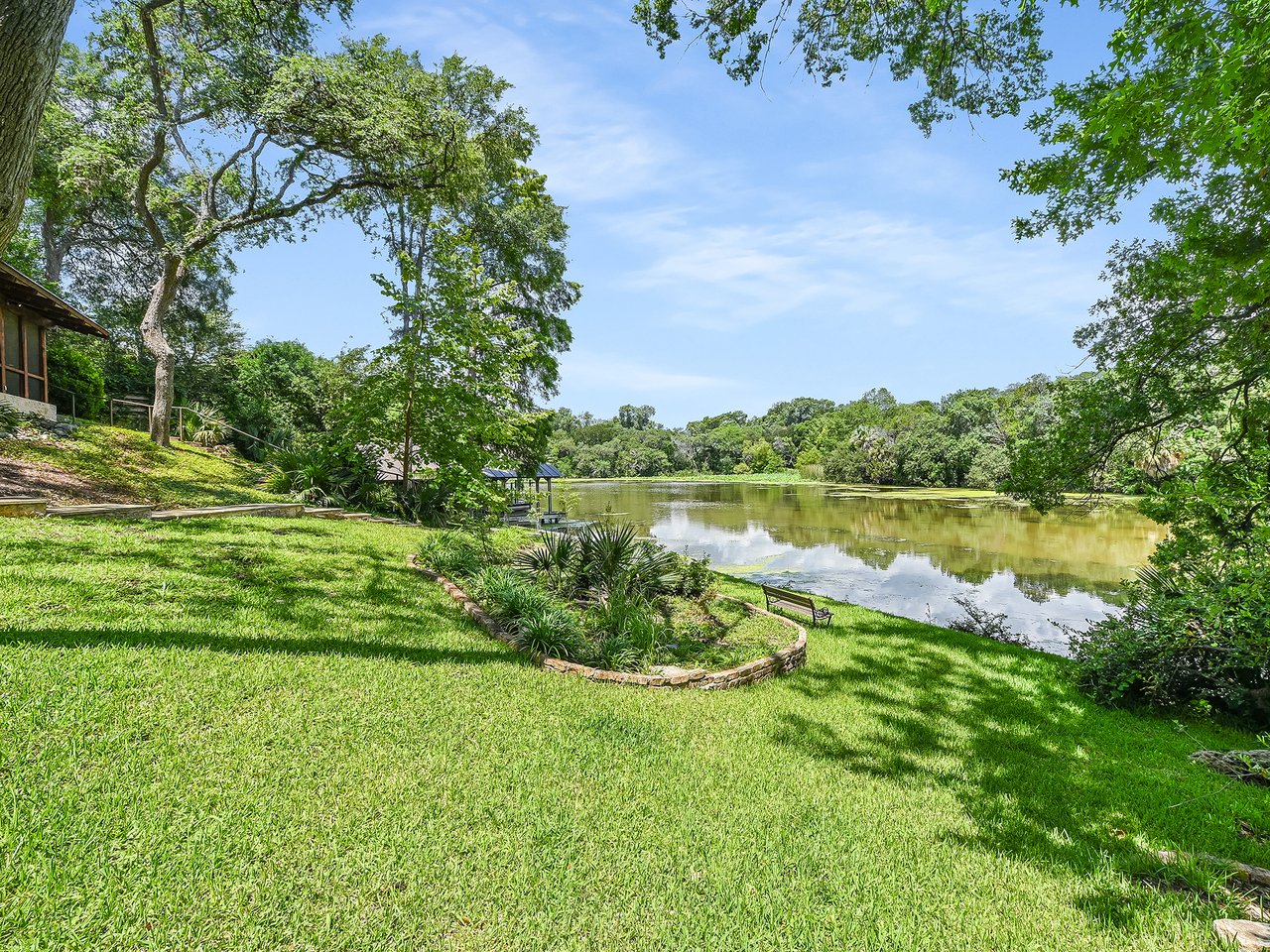 3711 Taylors DR