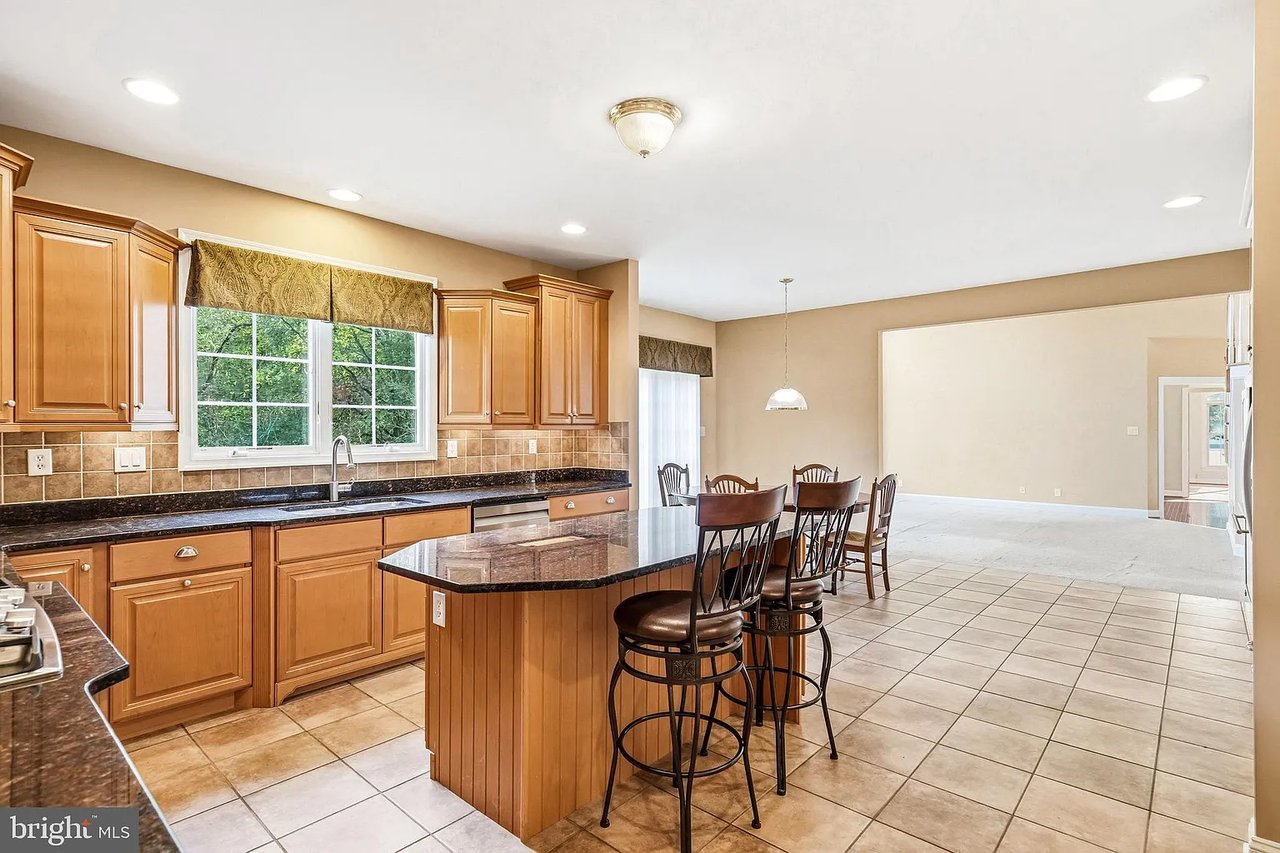 950 Bortons Landing Rd