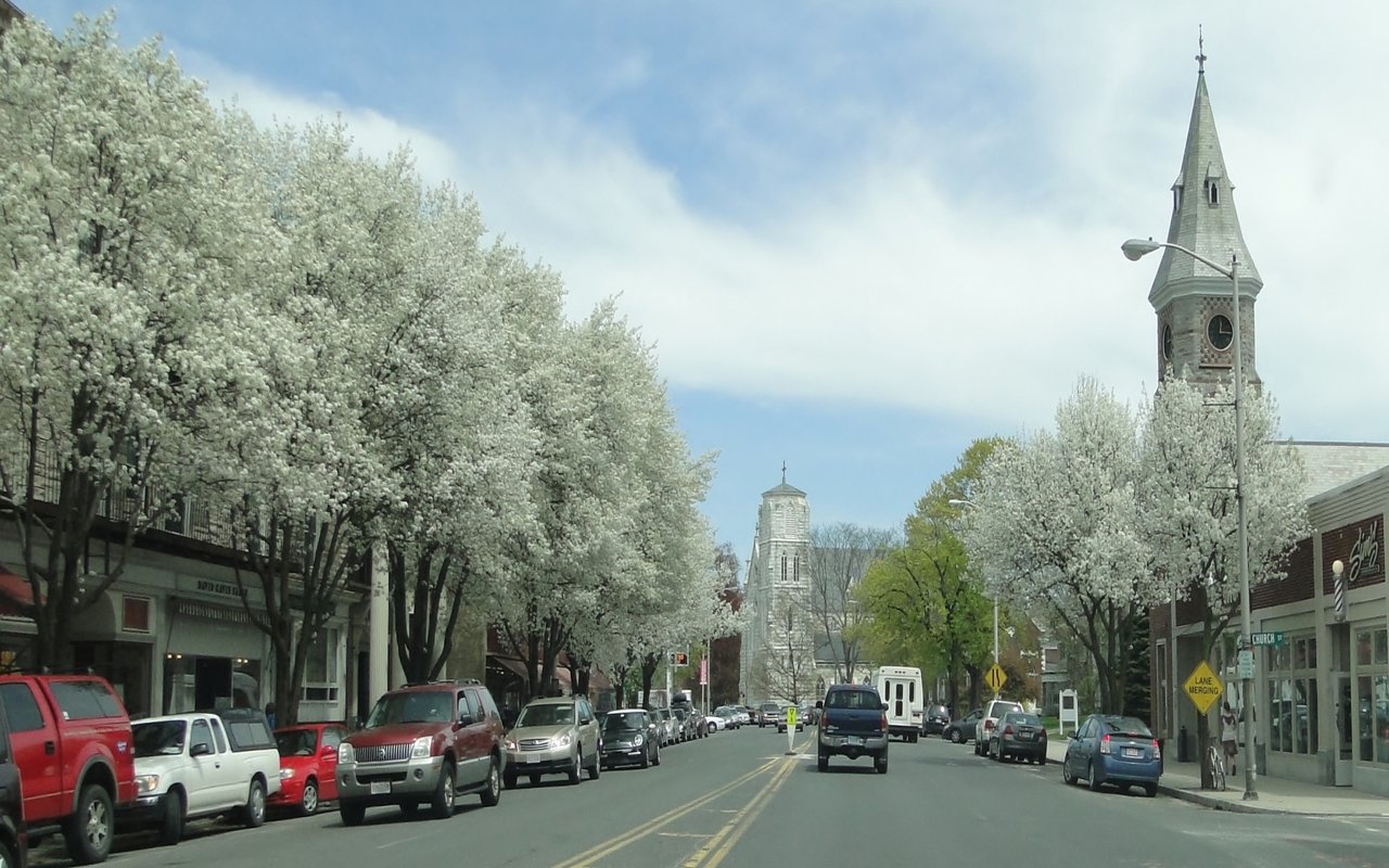How to Explore a Community When Buying a Home
