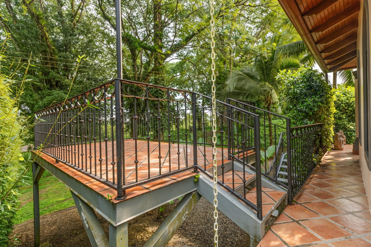 Ojochal Tropical Retreat | 4 Ensuite Bedrooms, Pool & Outdoor Living