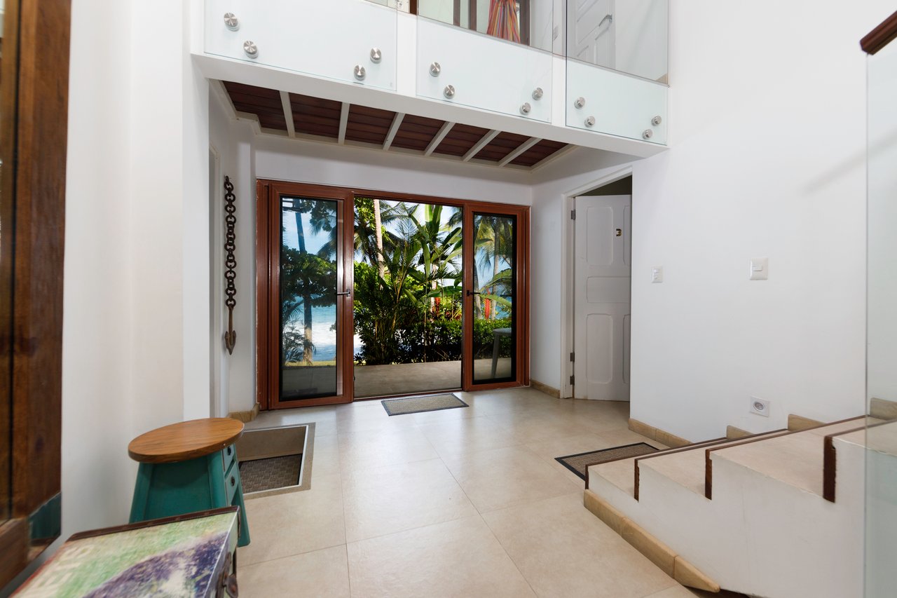 Beachfront Surf Villa, Jaco, Puntarenas