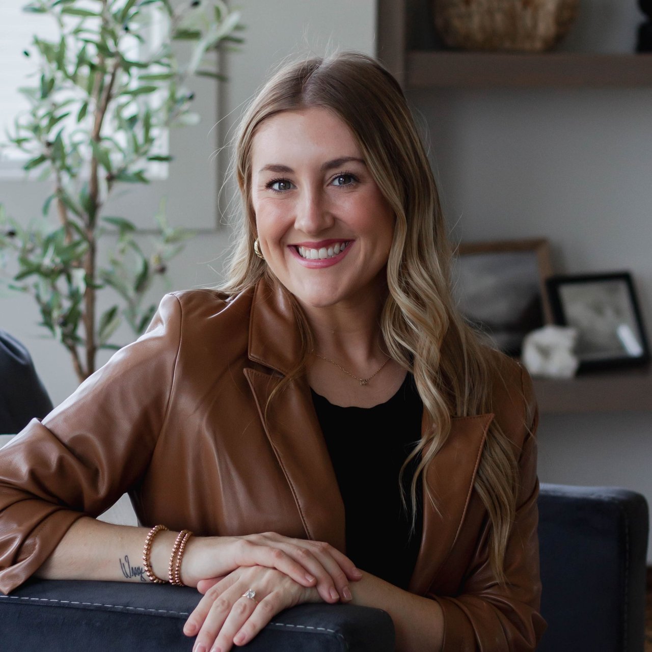 Sydnee Yetmar Des Moines IA Real Estate Agent Headshot 