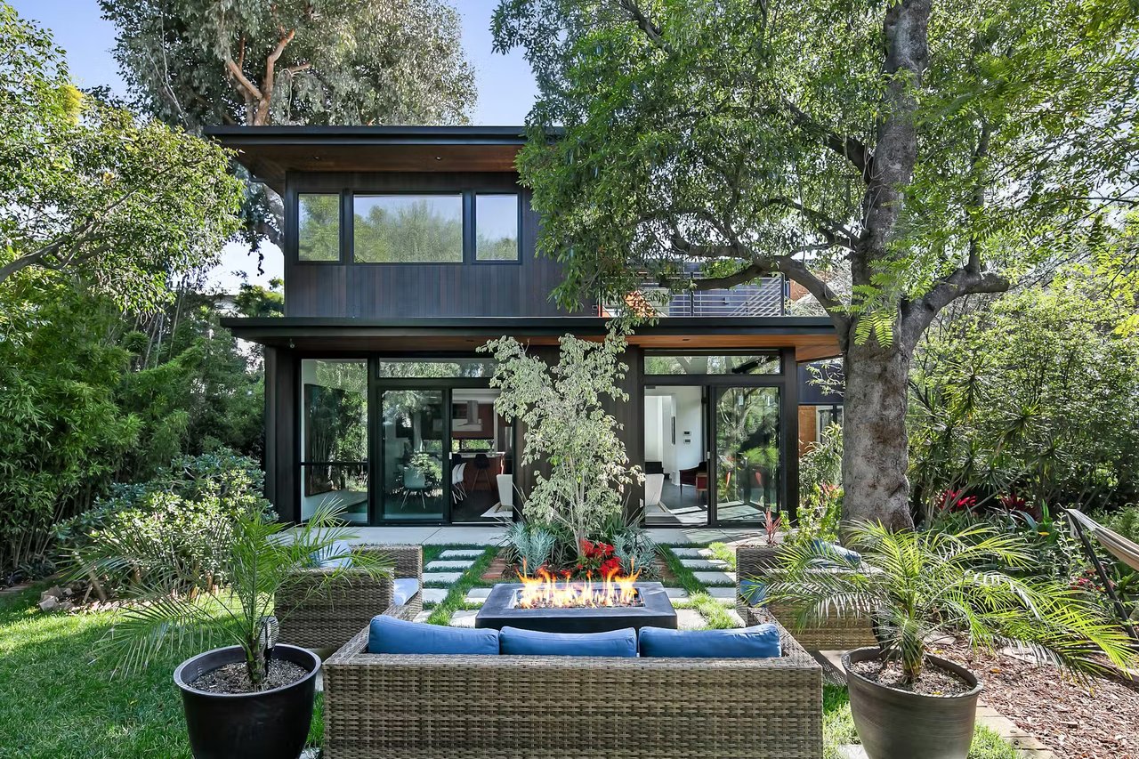 You’d Never Guess That This $3.5M Leafy-Green Getaway Is in the Heart of L.A.