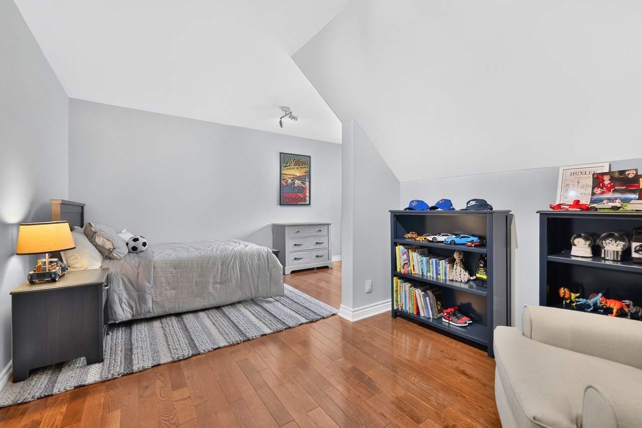 1492 Broadmoor Ave