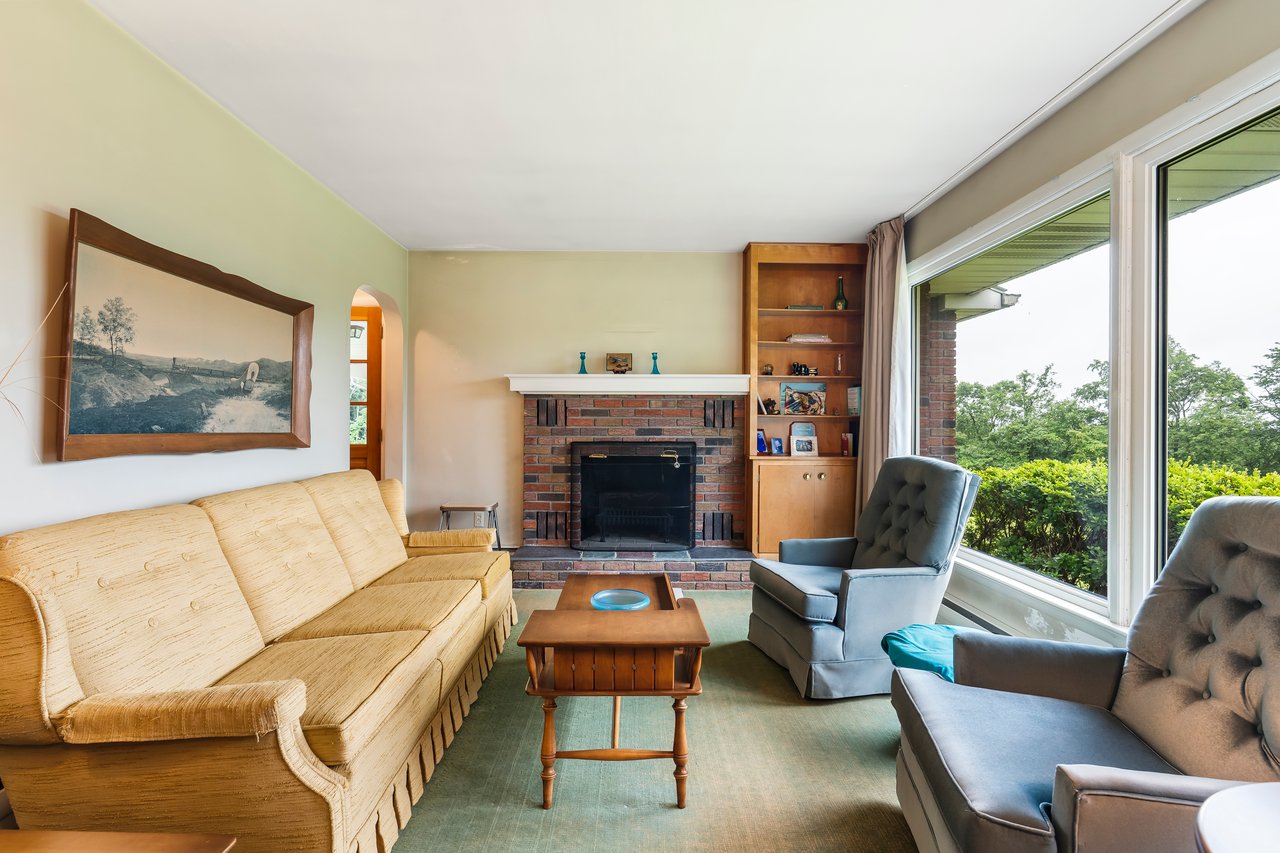 2186 Polk Valley Road