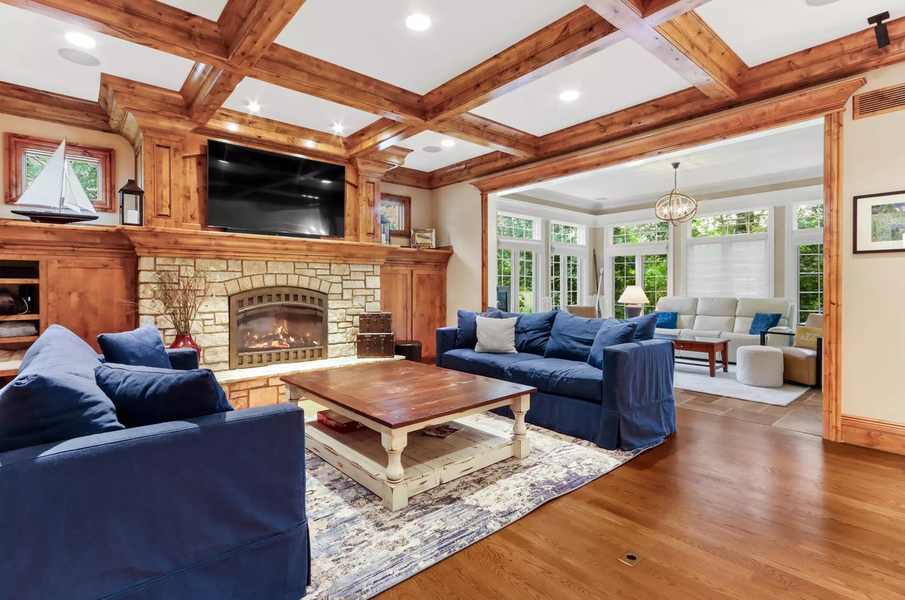 158 Abbey Springs Dr