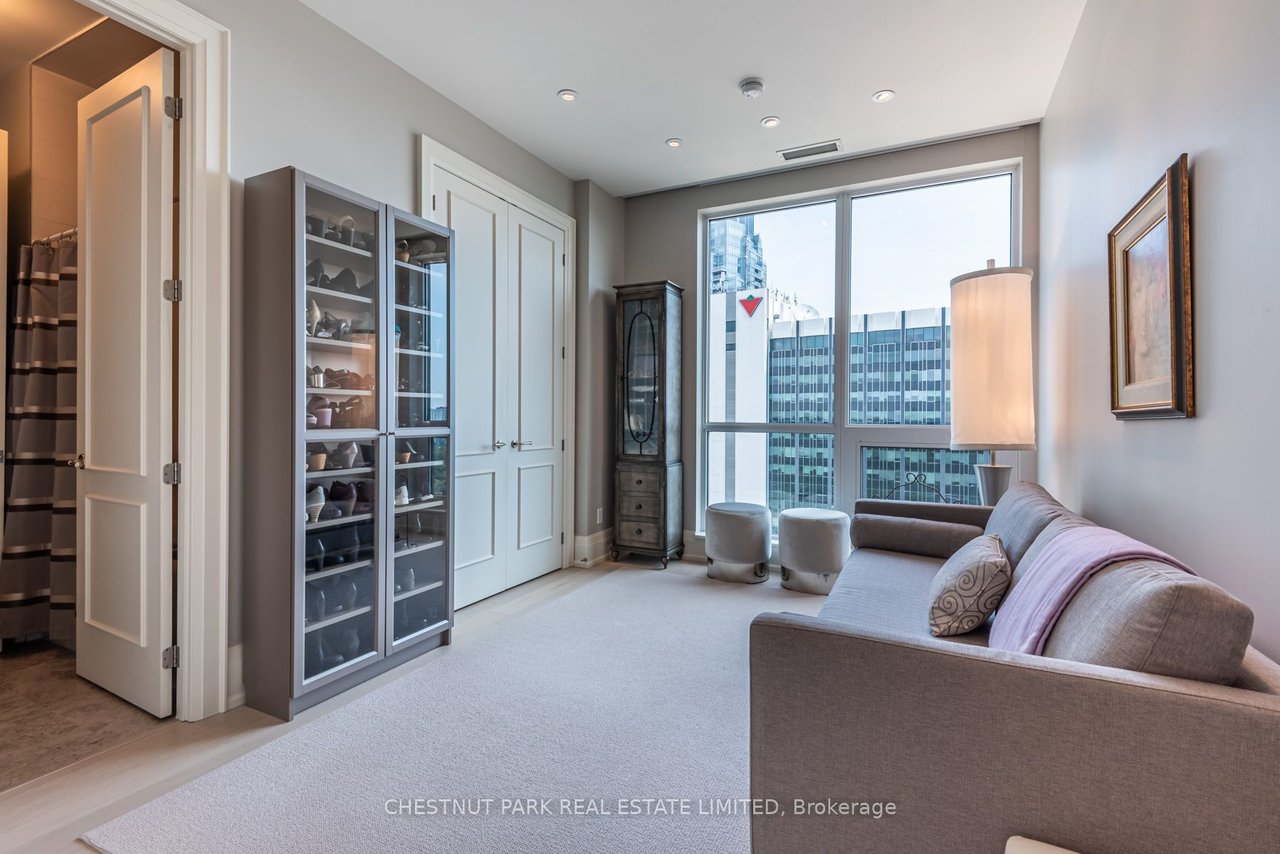 MIDTOWN PENTHOUSE 