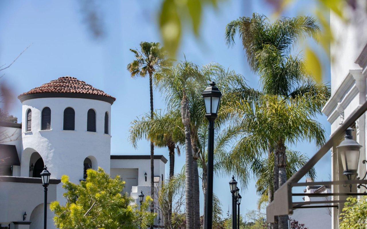 East Costa Mesa
