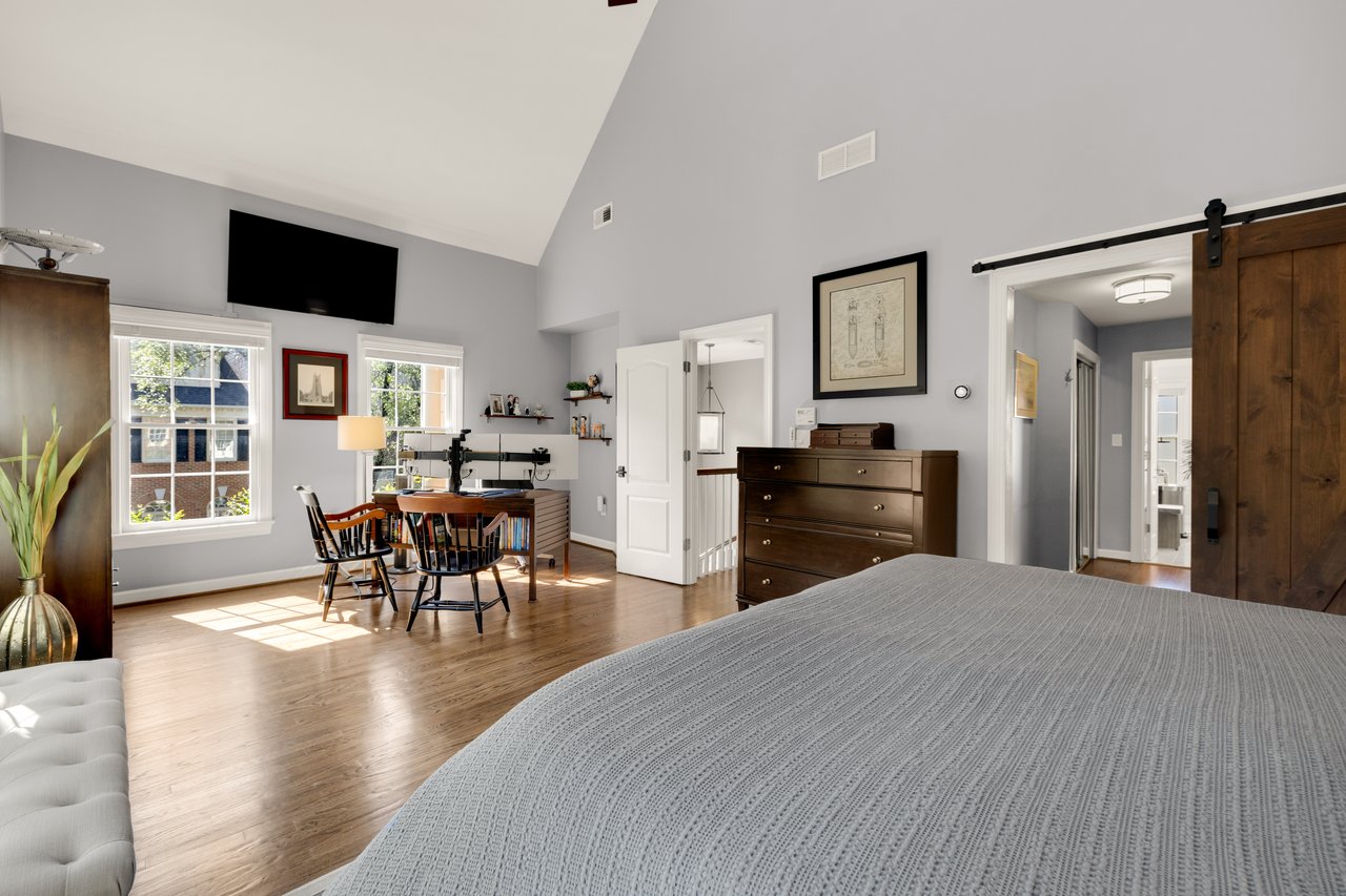 End-unit Falls Church City Townhouse