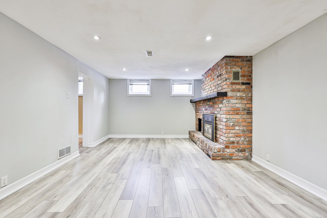 2063 Hixon Street, Oakville