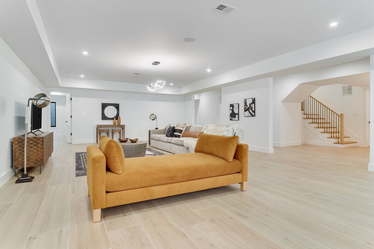 	  	1138 Basil Rd, Mclean, VA 22101