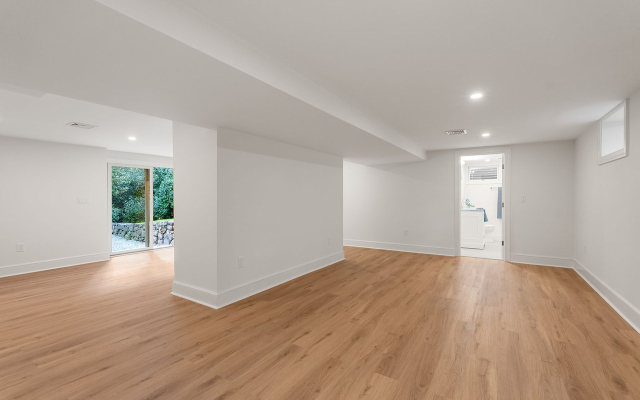 95 Sylvan Lane Weston, MA 02493