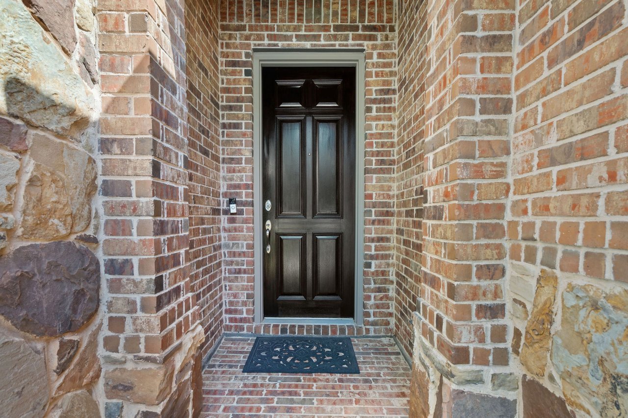 8628 Silverleaf Cir,