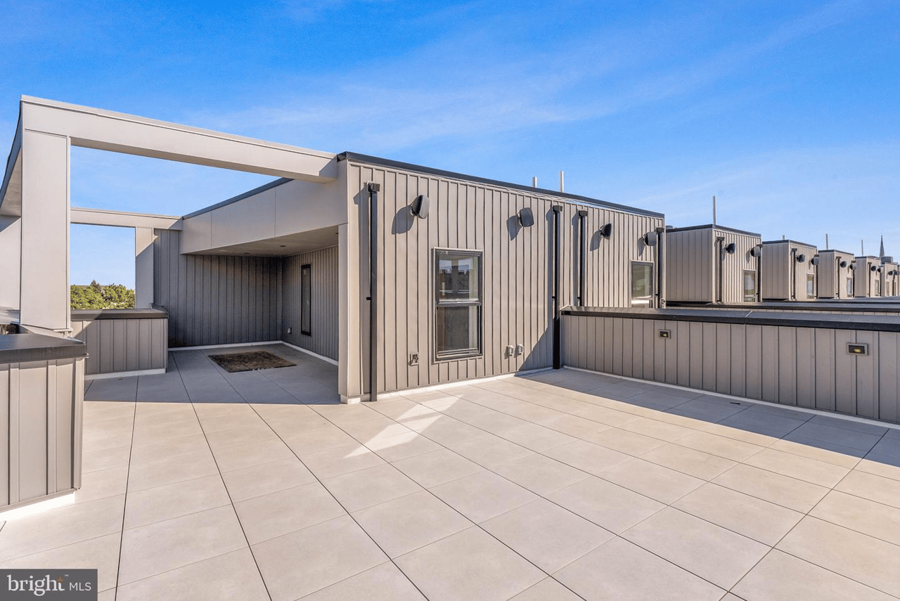 652 Fairmount Ave, Philadelphia, PA 19123