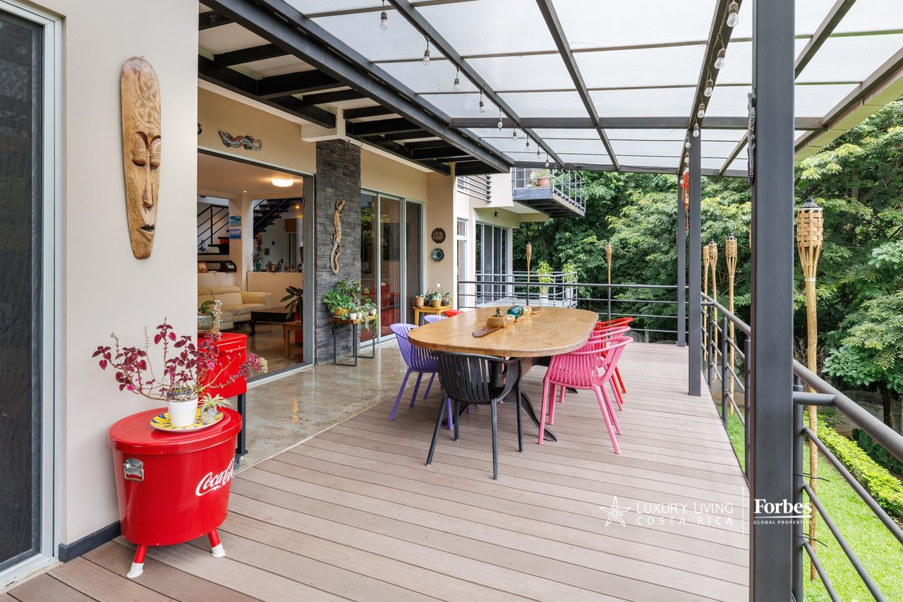21441 - Luxury Three-Story Home Surrounded by Forest in Santa Ana