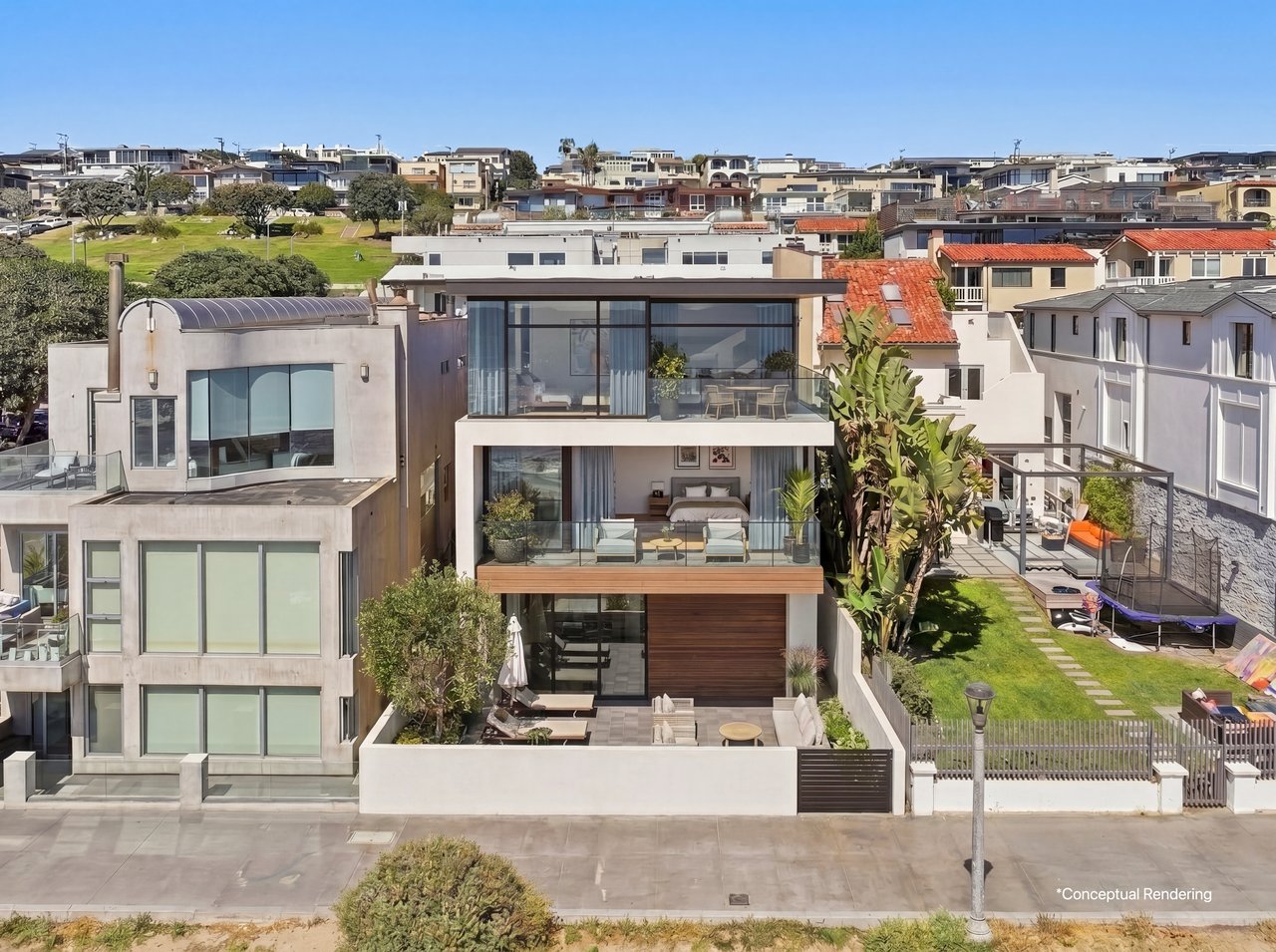 2516 The Strand