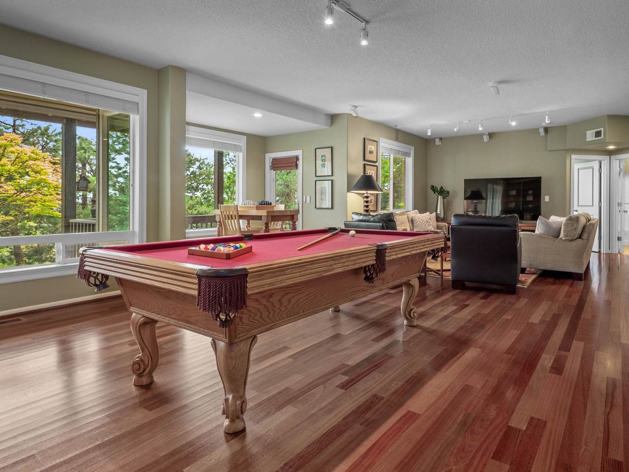 1815 NW ROSEFINCH LN