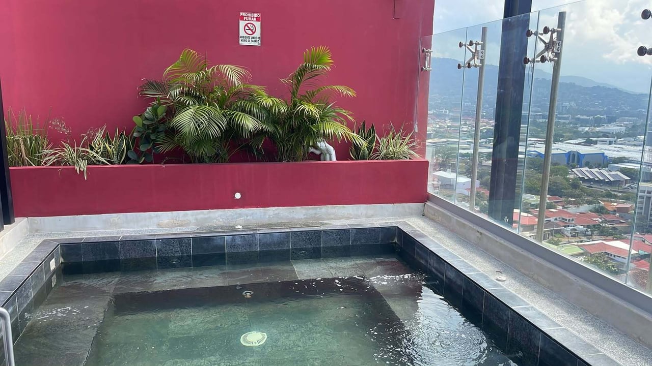 Sky View Furnished Condo, Sabana and Rohrmoser, San Jose