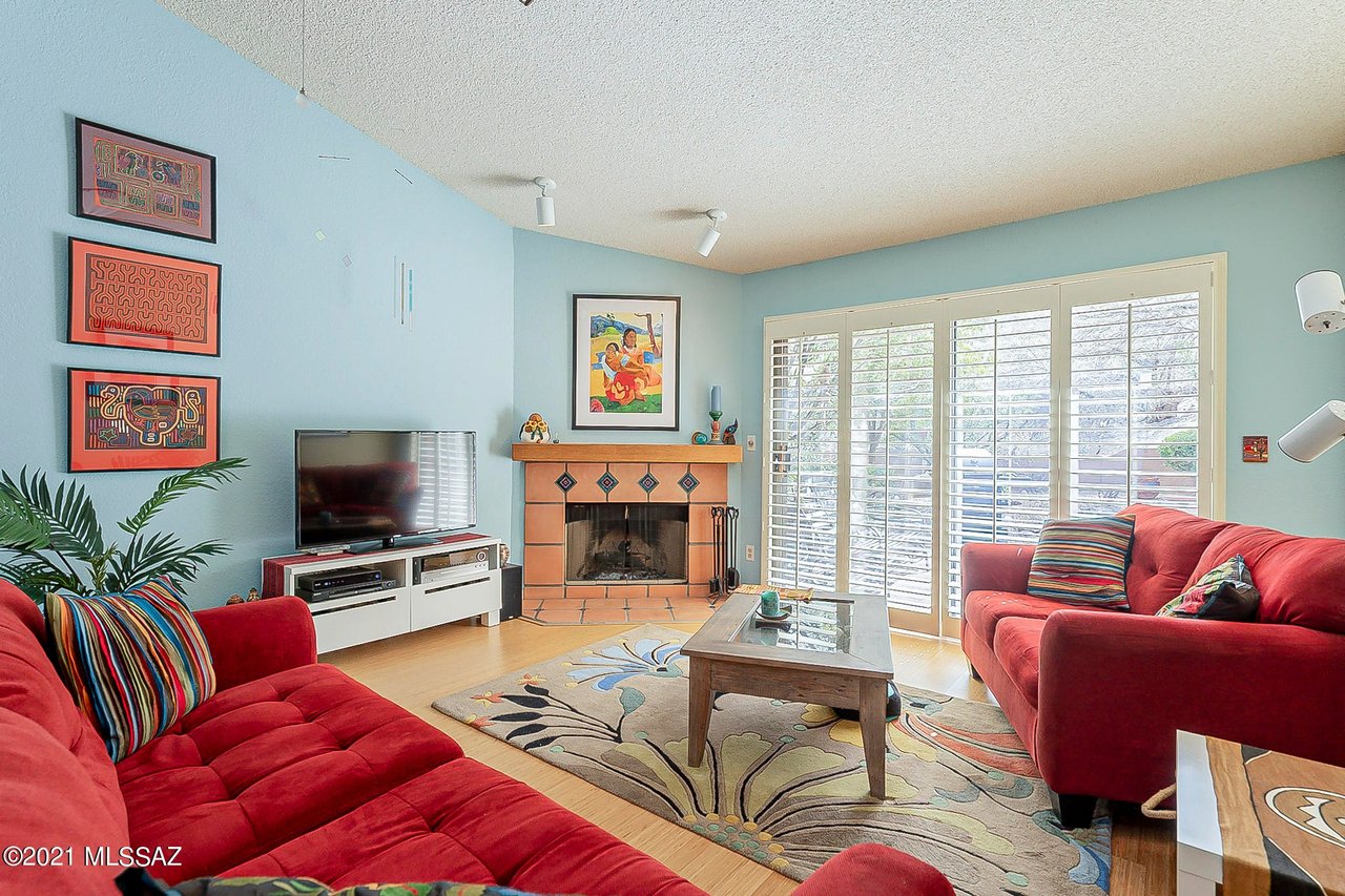 1323 E Stoney Canyon Cir