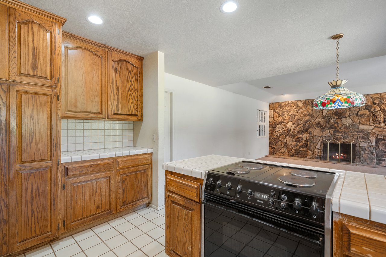 20425 Avenida Castilla