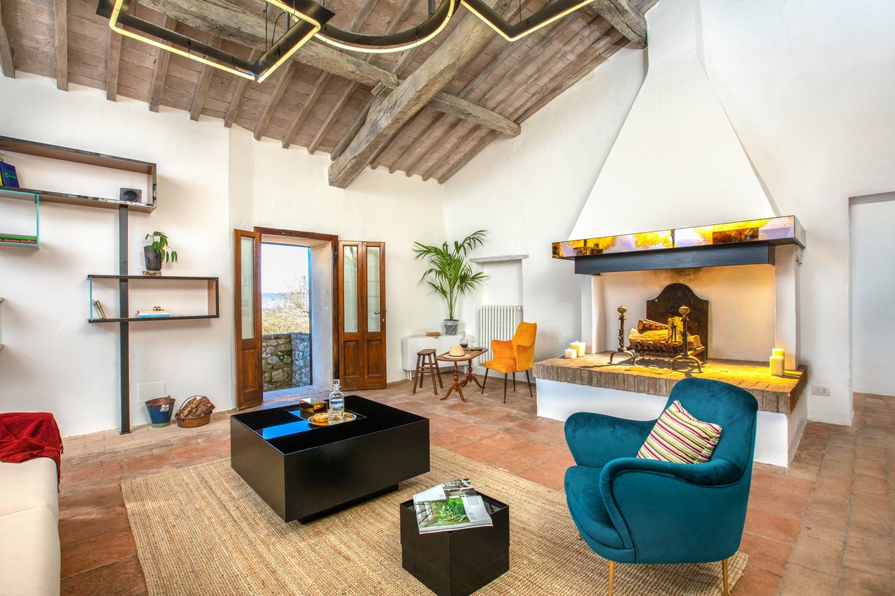 Country Luxury Home For Rent in Valdorcia