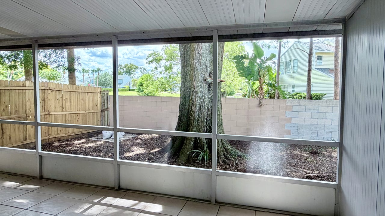 Casselberry Three-Bedroom, Two-Bathroom Duplex Unit with Private Yard