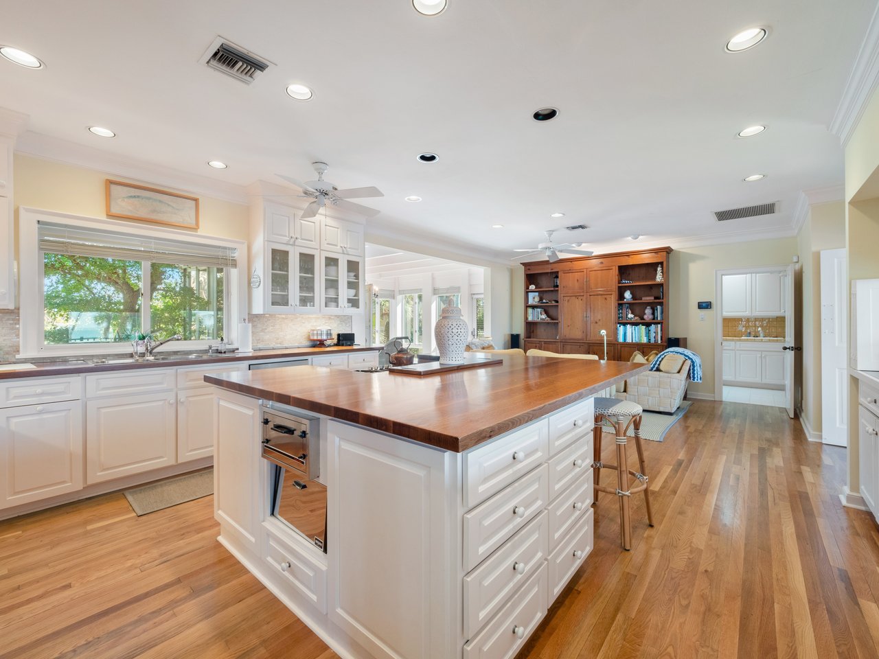16530 Captiva DR