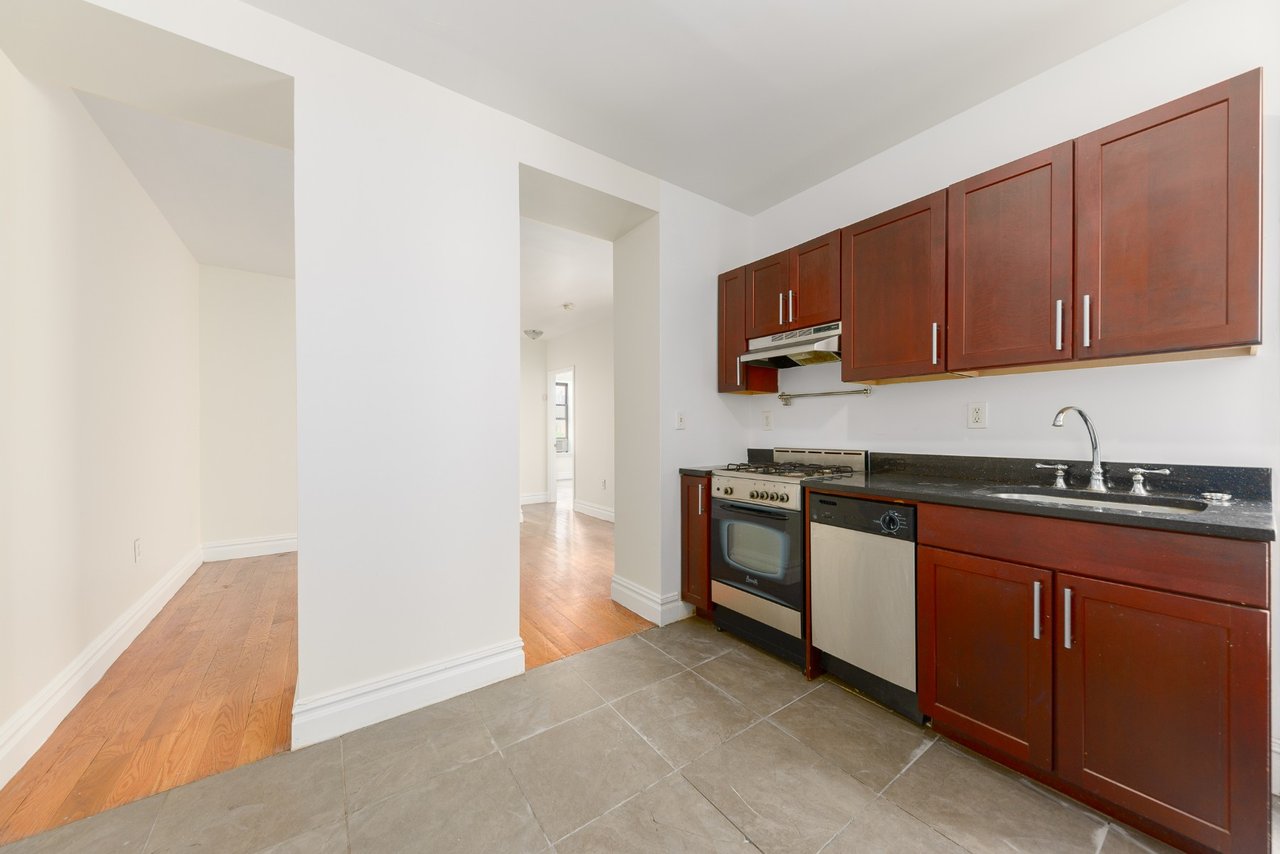 339 East 12th Street Unit: 27