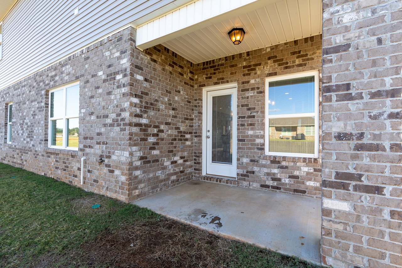 Modern Luxury Meets Spacious Comfort – 5BR/3BA Home