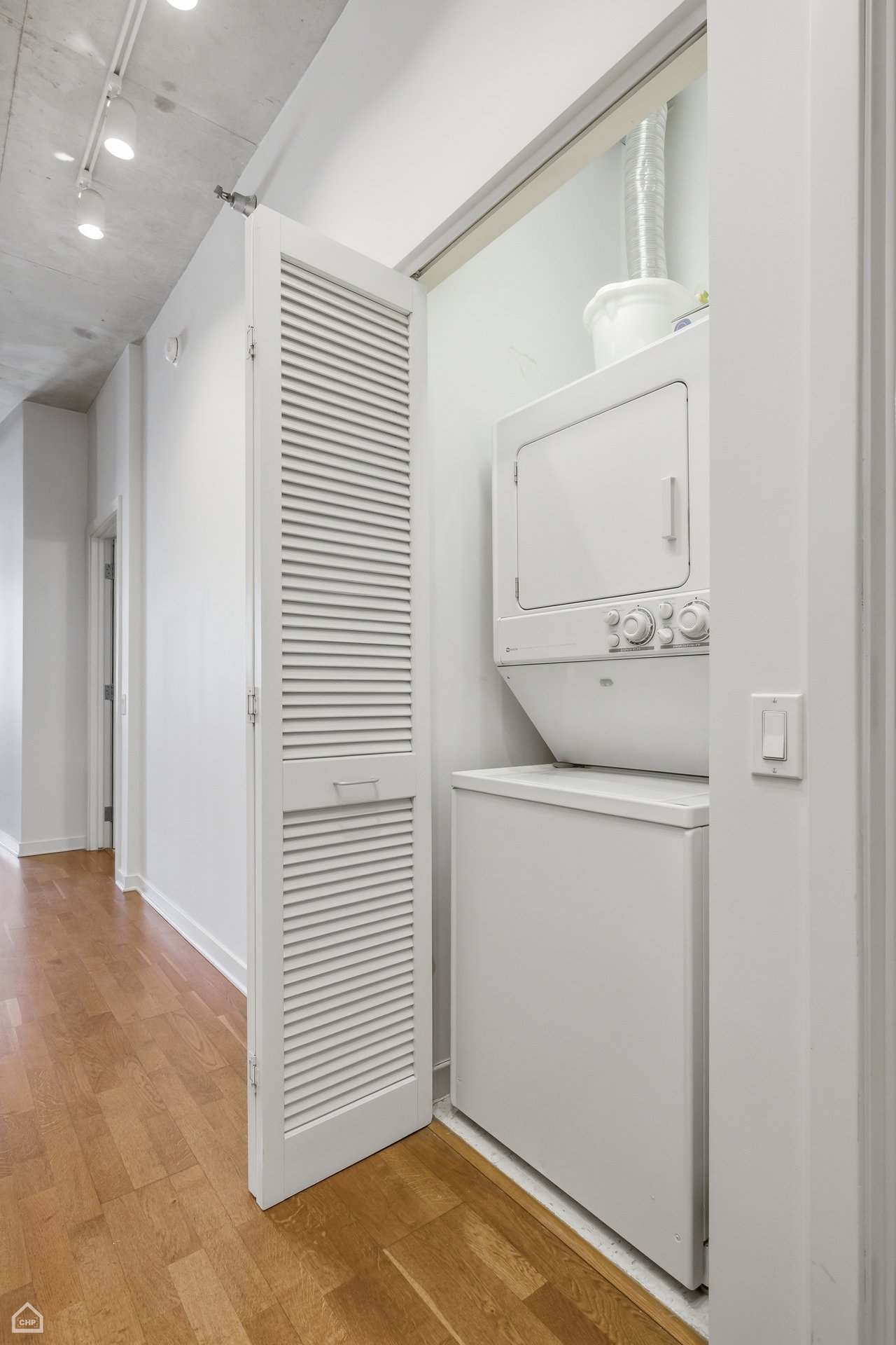 702 N Larabee Street unit 1206 