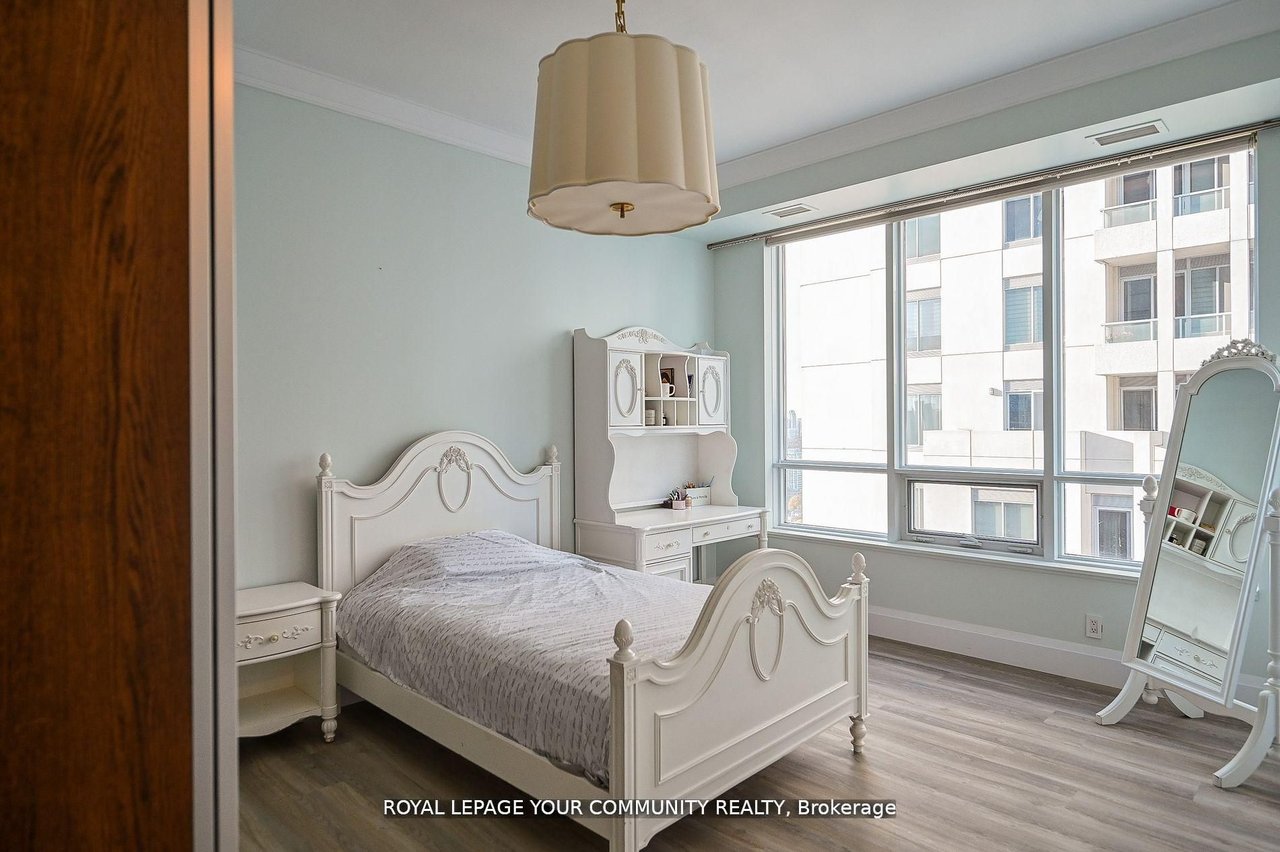 PREMIUM YORKVILLE LIVING