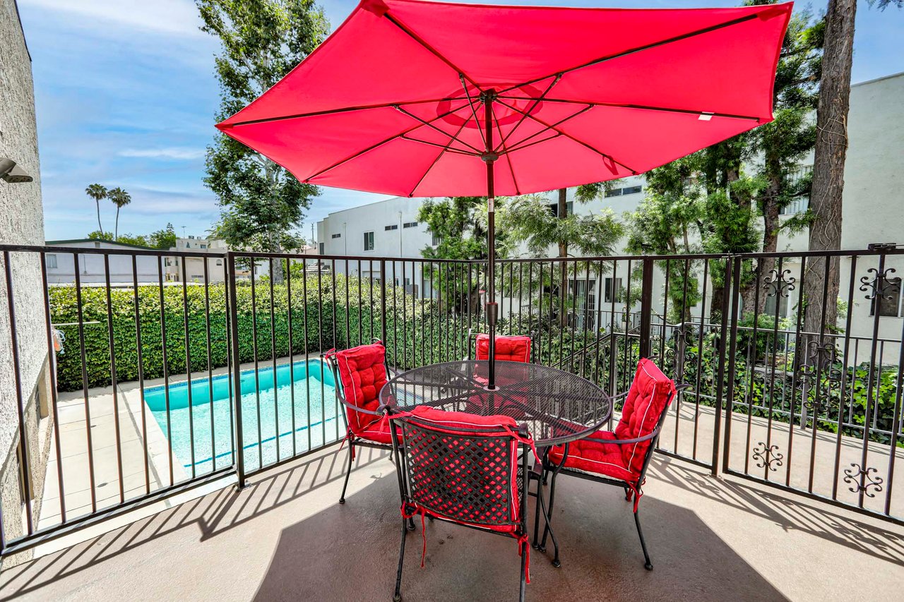 11100 Acama Street 16