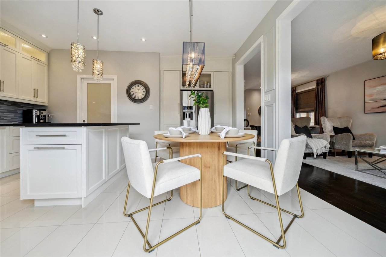 32 Maplebank Cres