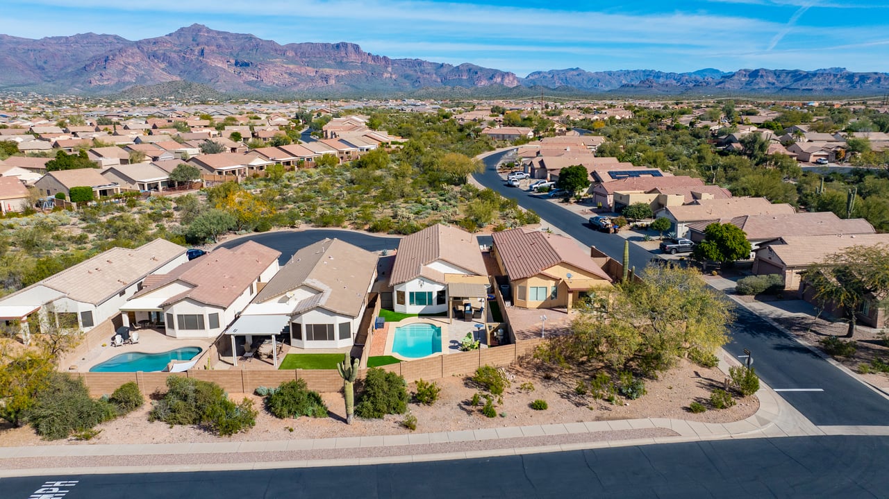 8242 S Hidden Trail Ct