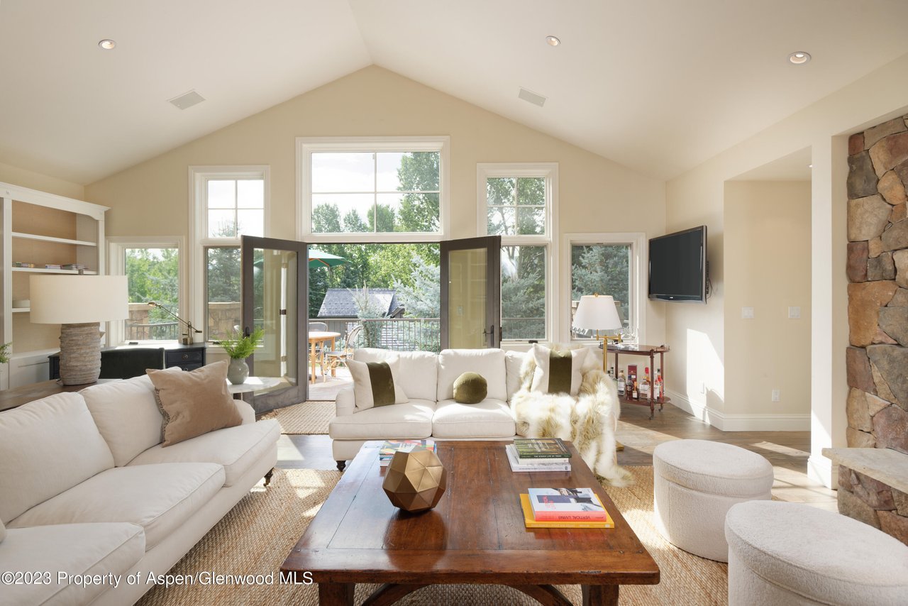 1044 Horse Ranch Drive