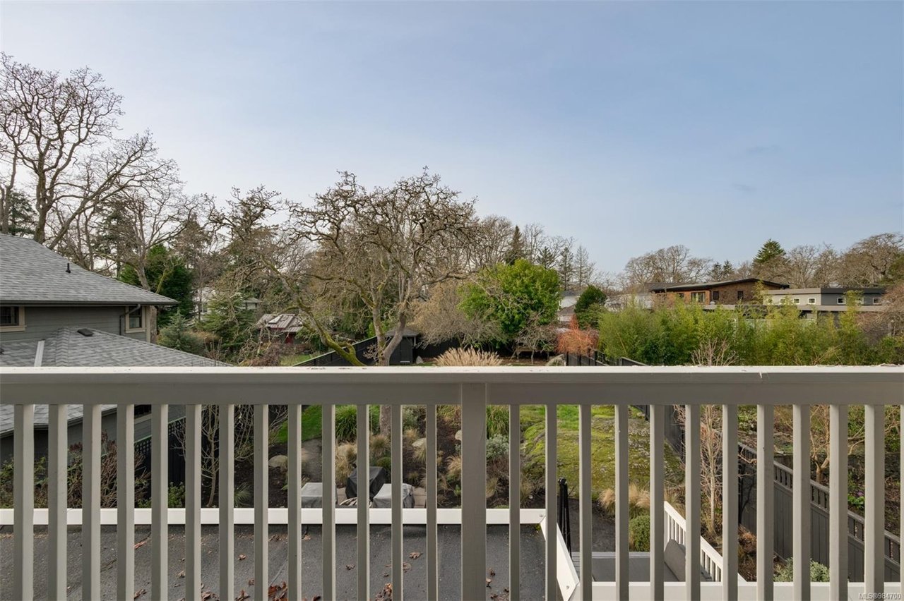1248 Hewlett Pl