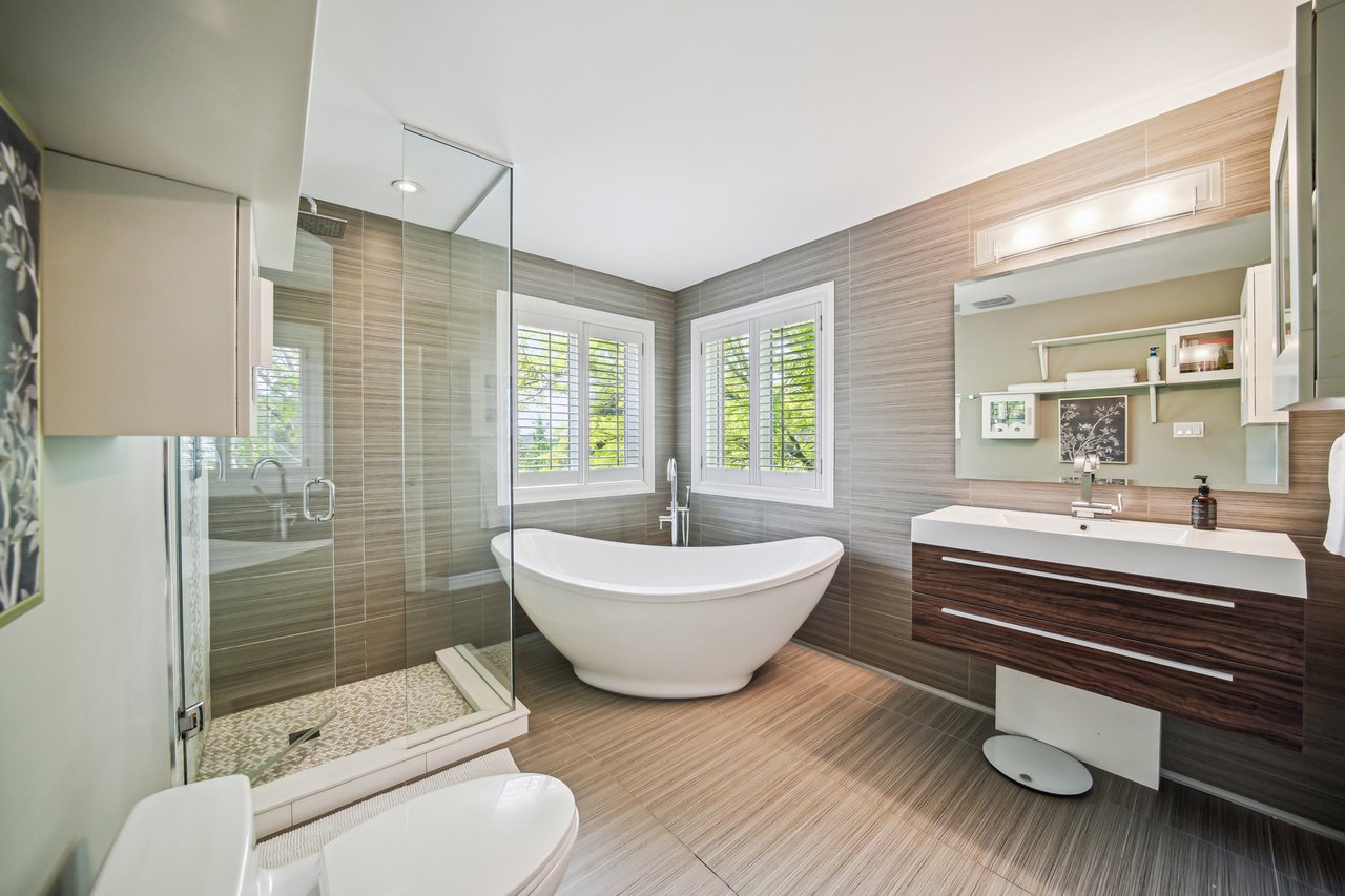 Fully Renovated Turnkey Home in West Oak Trails 